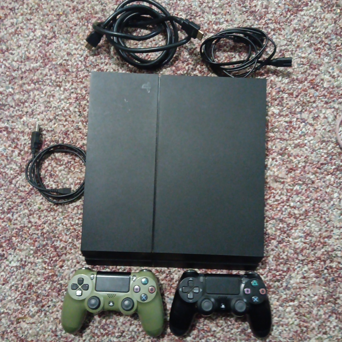 Sony PlayStation 4 500GB Jet Black Console CUH-1215A Bundle 2 Controllers Cords
