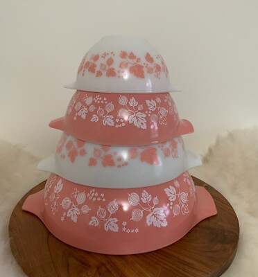 PRETTY Vintage Pyrex Pink Gooseberry Cinderella Full Set (441, 442, 443,  444)