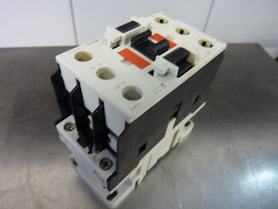 Lovato DPBF32 00A Contactor 3 Pole 55A 600VAC COIL: 120/110V (30220)