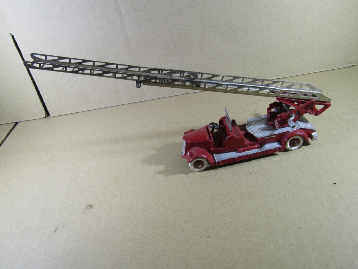 Dinky Toys - 1:43 - Delahaye Auto-Echelle de Pompiers - - Catawiki