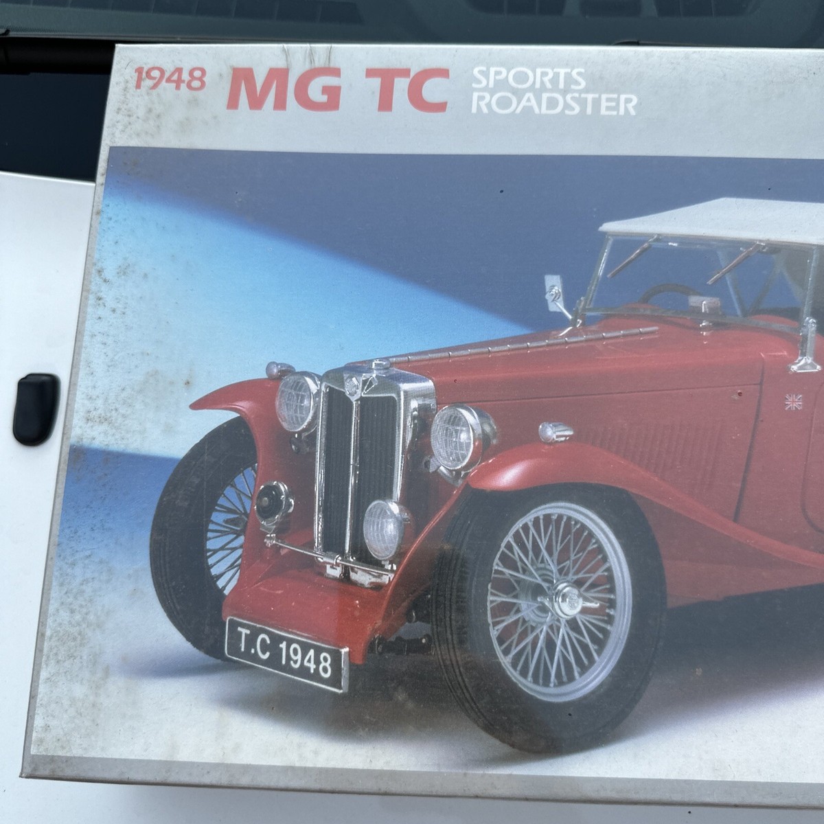 1948 MG TC Midget 1:16プラモデルキット s-l1200.jpg