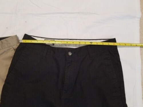 Pair of Volcom carpo class shorts men - image 5