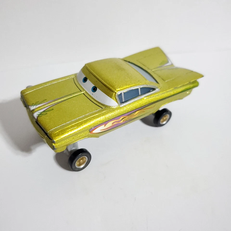 Disney Pixar Cars Amarillo Hidráulico Ramone Tractor Stampede 2015 Radiador Muelles Foto 3 de 4