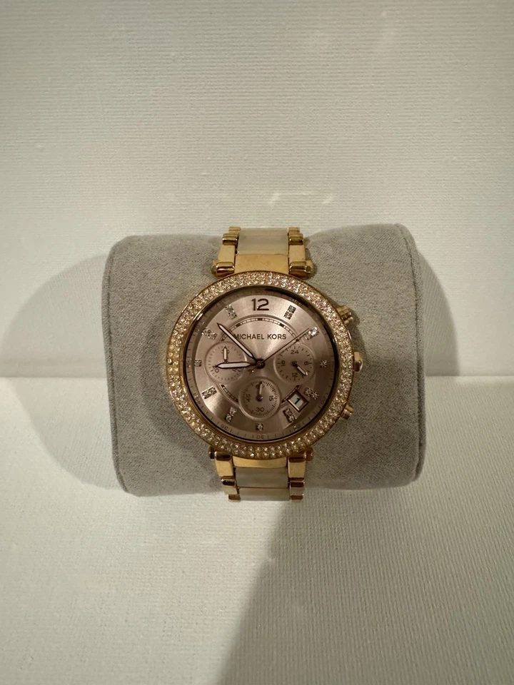 Reloj de pulsera Michael Kros Parker MK5896 para mujer tono oro rosa esfera analógica JNA602 Foto 2 de 4