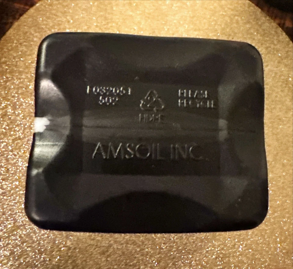 0.7 liters out of a 1 liter Signature Series 100% Full Synthetic Motor SAE 5W-20 - Image 4 of 4