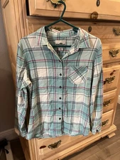 Women’s Medium Northeast Flannel Button Down Shirt 