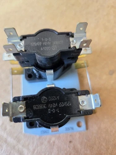 Trane 15SH22 30978 Electric Heat Sequencer, 3 Switches