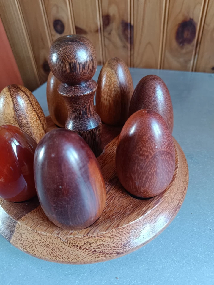 Rare lot plateau oeufs à repriser anciens en bois de différentes essences. - Photo 2/4