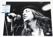 SINGER PATTI SMITH SIGNED 11x14 PHOTO C NYC PUNK ROCK HORSES BECKETT COA BAS