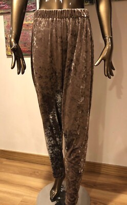 SOVA WOMENS VELOUR CROPPED PANTS , NWOT , ONE SIZE 