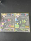 Freddy Fazbear 955 And Foxy 954 Hot Topic Exclusive Funko Pops FNAF Blacklight