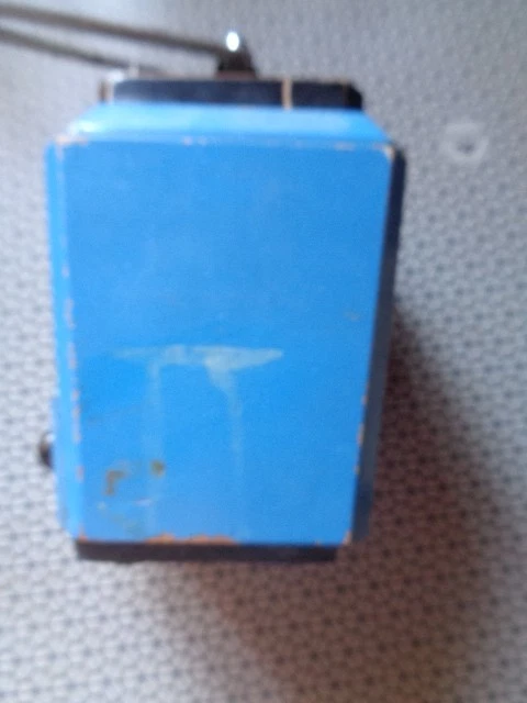 Moulin à café marque Peugeot modèle rectangulaire haut bleu - Photo 2/4