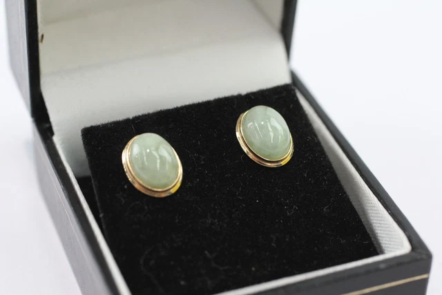 24 9ct Gold Jade Cabochon Earrings Studs (1g)