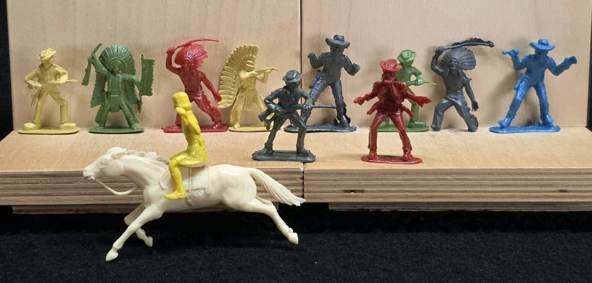 ドイツ ビンテージ カウボーイ & インディアン フィギュア x4