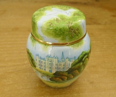 Ltd Ed Moorcroft Emaille ''Burghley House'' Ingwerglas - 2 3/4'' (7 cm)