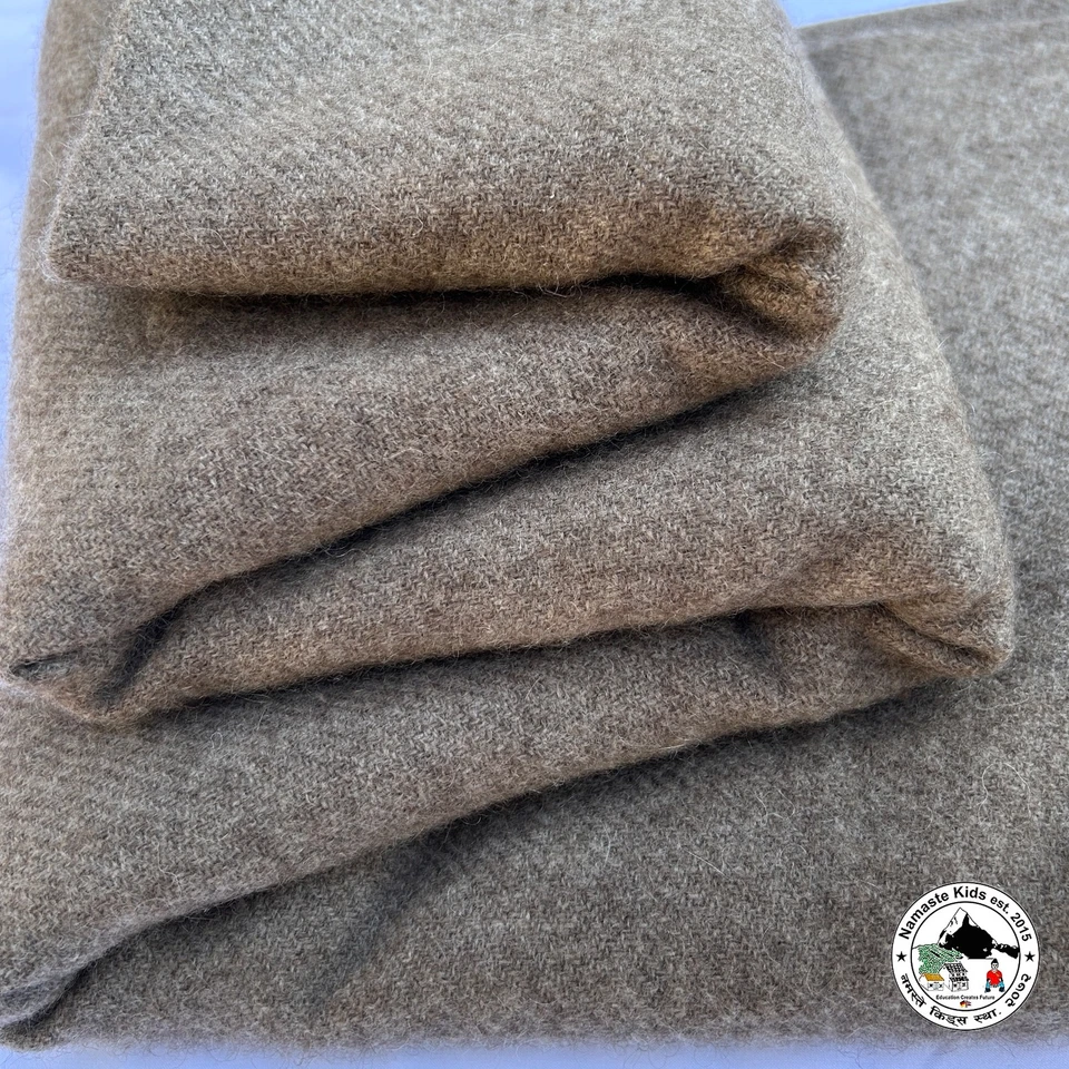 Reine Yakwolle, Decke "Asura" handgearbeitet aus Nepal, Tagesdecke, Kuscheldecke - Bild 3 von 4