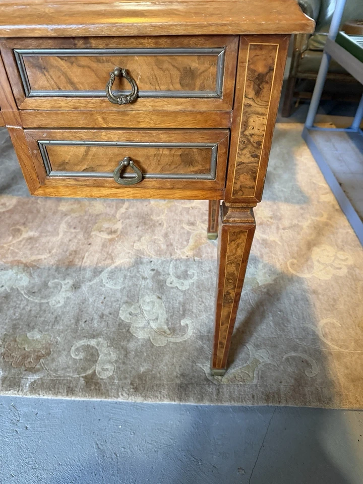 Escritorio neoclásico francés o continental vintage Foto 4 de 4