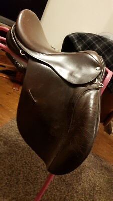 Gebrauchter Sattel dunkelbraun Leder X-Wide einige Spuren Reitsport Tack  nur reduziert