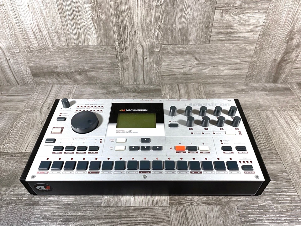 End Cheeks for ELEKTRON Machinedrum / Analog Four / RYTM /Octatrack - BLACK - Image 4 of 4