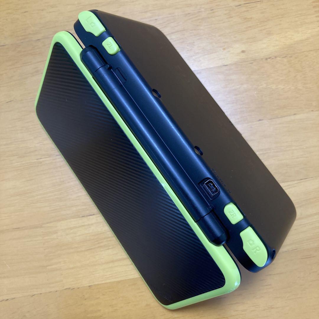 Nintendo 2DSLLブラック×ライムグリーン Nintendo 2DS (XL) LL Black × Lime Game Console 2017 Limited