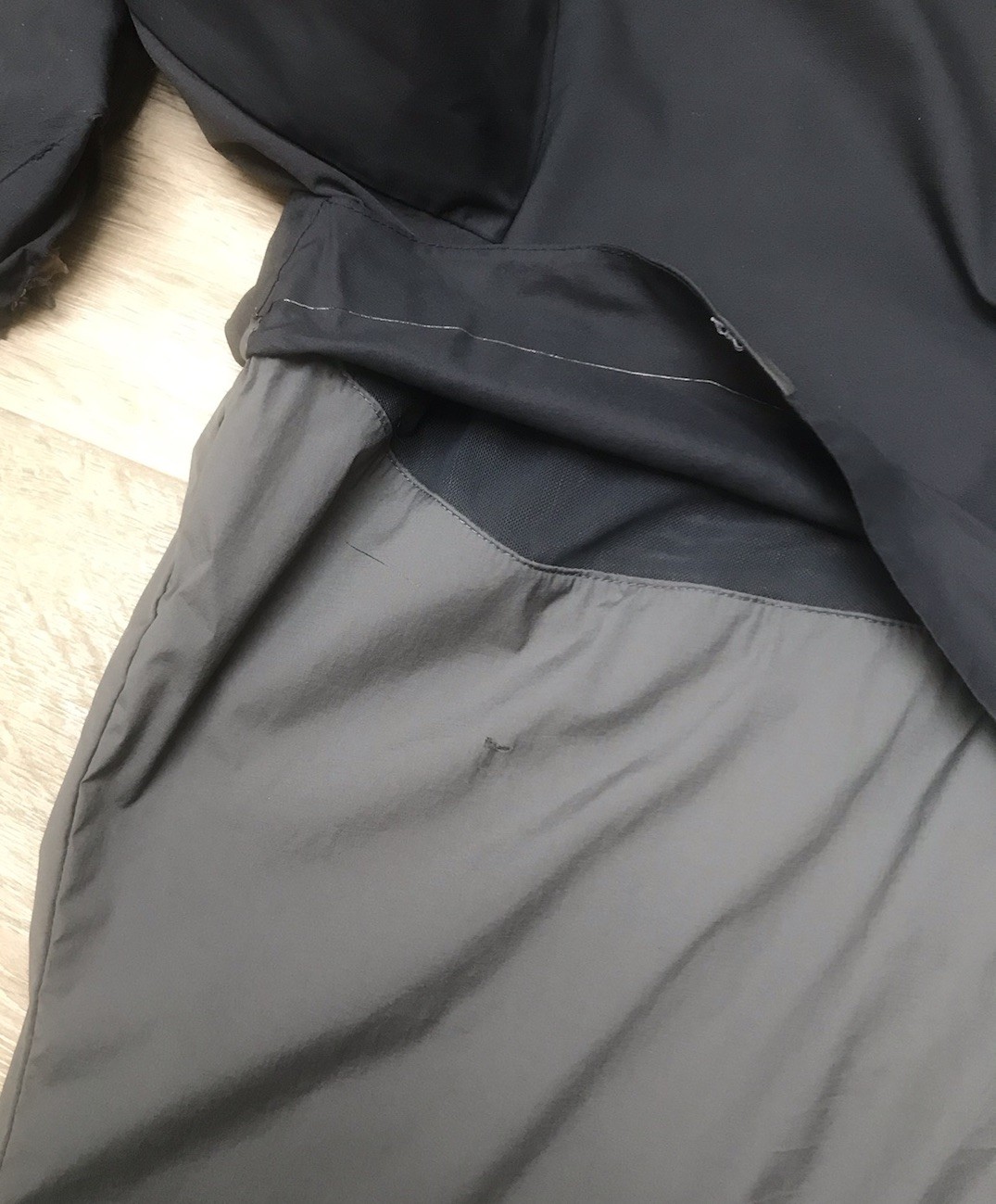 on cloud mens jacket size small - image 11