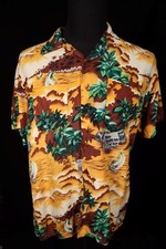 Vintage 1970's Rayon Print Hawaiian Shirt Size Large Excellent Condition