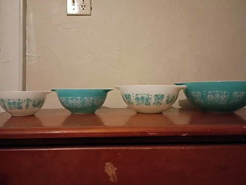4 Pyrex AMISH BUTTERPRINT Cinderella Mixing Nesting Bowl Set 441• 442• 443• 444