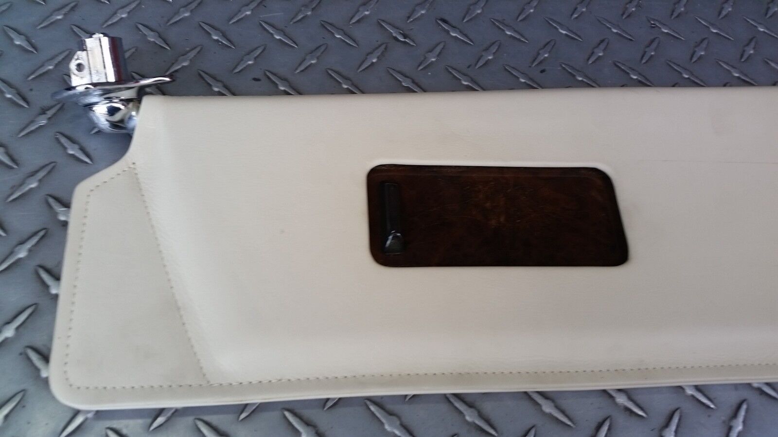 1998 Rolls Royce Silver Spur Spirit sunvisor, magnolia excellent condition