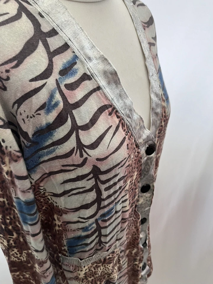 Cardigã Storybook Knits mistura de viscose gola V tamanho P marrom - Imagem 3 de 4