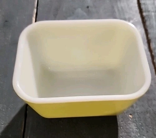 Vintage PYREX Refrigerator Dish 501 B 1 1/2 Cup No Lid