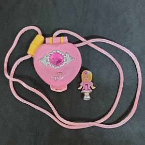 polly pocket pretty present locket