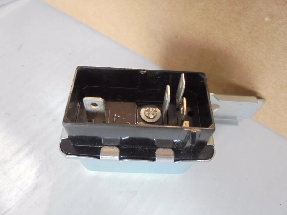 BWD Automotive R3092 Air Conditioning Relay - Image 4 of 4