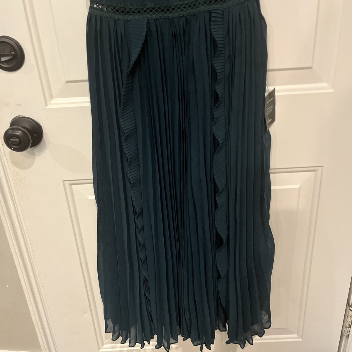 never a dull moment emerald green tie-strap pleated midi dress Emerald Green Tie-Strap Pleated Midi Dress | Womens | X-Small | 100% Polyester