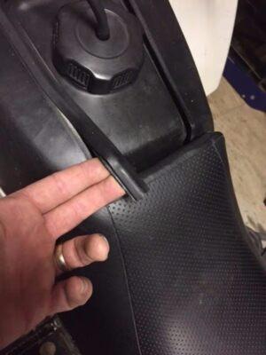1 x New Gas Tank Side Cover Rubber Inserts Liner Mole Yamaha Banshee 1987-2006