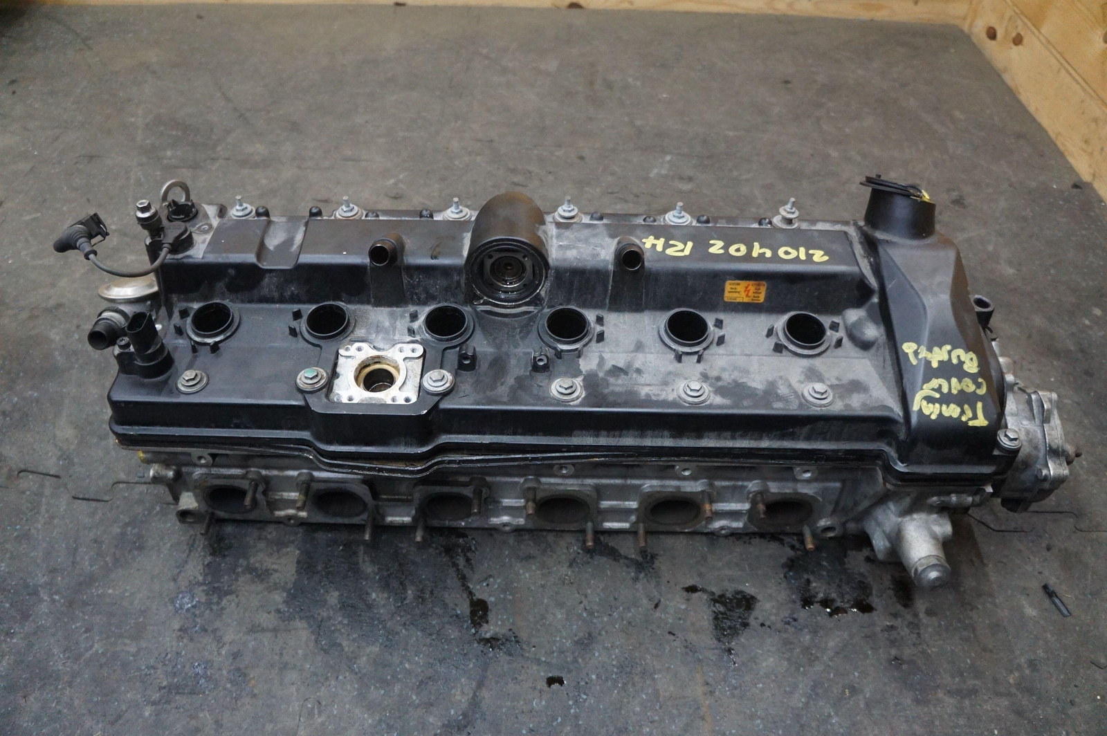 Right Cylinder Head Assembly 11121556130 6.75L Rolls Royce Phantom 03-17 *NOTE