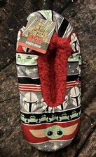 Star Wars Mandalorian Slipper Socks Womens 7-9 1/2 Fleece Slippers 1-Pair NWT