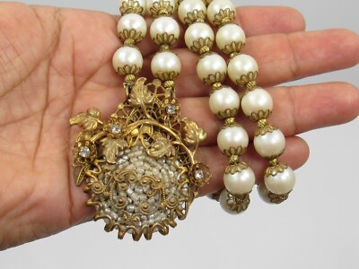 Renaissance Pearl Necklace MIRIAM HASKELL RENAISSANCE WHITE