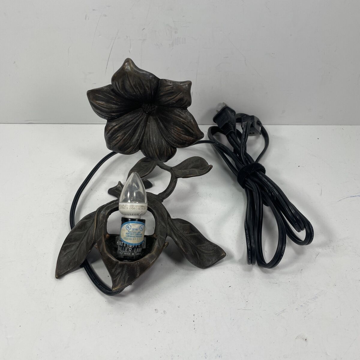 Tin Chi 2002 Andrea by Sadek Hummingbird Table Lamp Night Tin Chi 2002 Andrea by Sadek Hummingbird Table Lamp Night