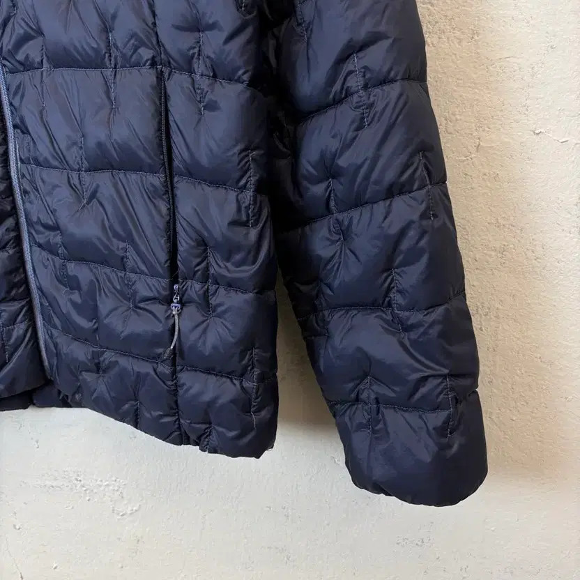 Montbell Lightweight Goss Down Padding Jacket Nav… - image 2