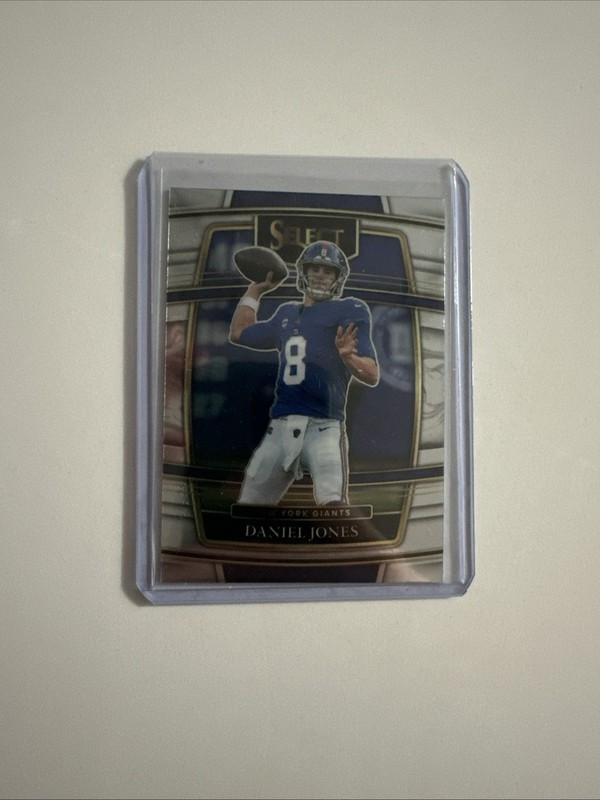 2021 PANINI SELECT #26 Daniel Jones - New York Giants