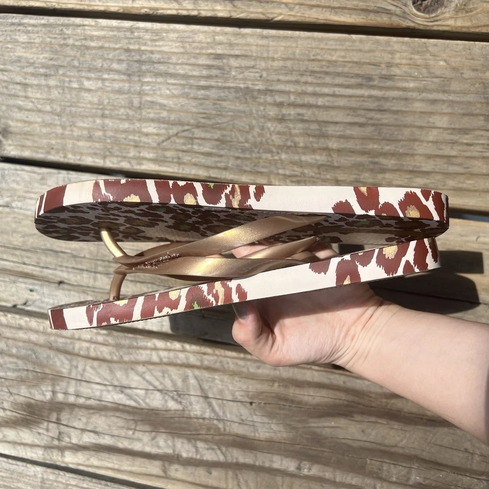 Ipanema Animal Print Beach flip flop Sandals Beige/Gold Leopard Women Size 8 - Image 3 of 4