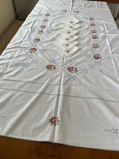 tovaglia VINTAGE  in PURO COTONE BIANCO cm. 125 x 1 ricamo a mano a PUNTO CROCE 