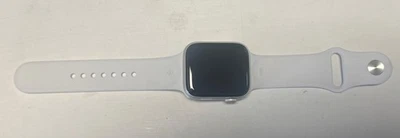 Apple Watch Serie 4 Case 44 Alu Silver S’allume mot de passe Vendu En L’état - Photo 1/4