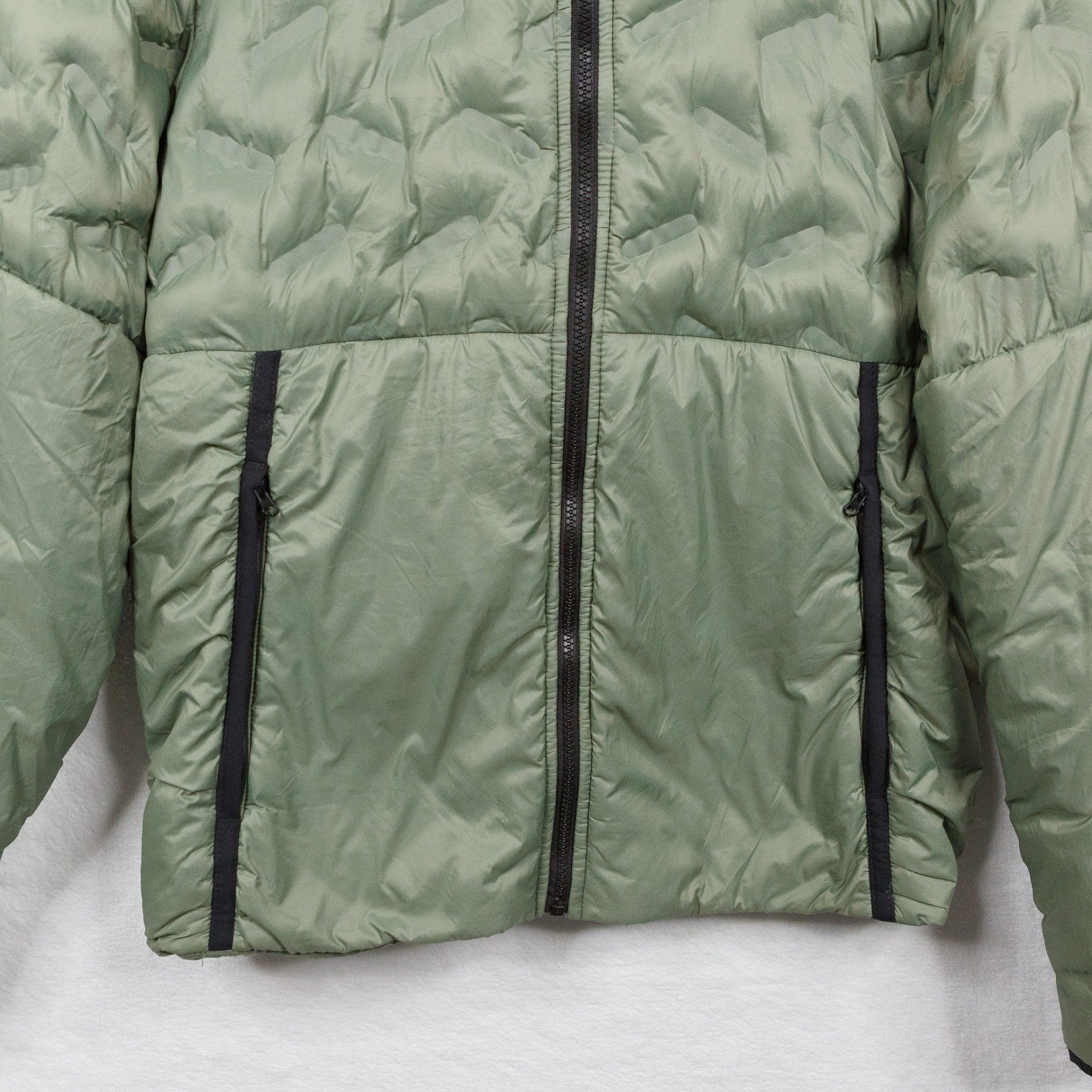 OLD NAVY Active Packable Puffer Jacket Hooded Wat… - image 5