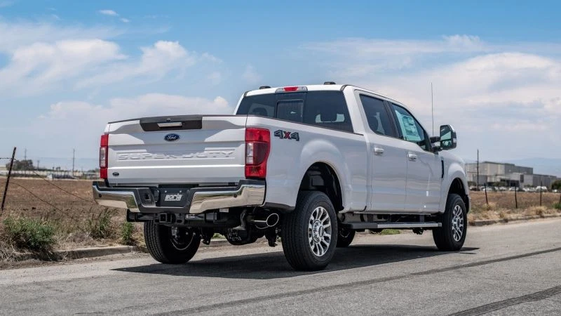 Borla se adapta a sistema ExhauSt tipo S Cat-Back para Ford F-250 &amp; F-350 Super Duty Foto 2 de 4