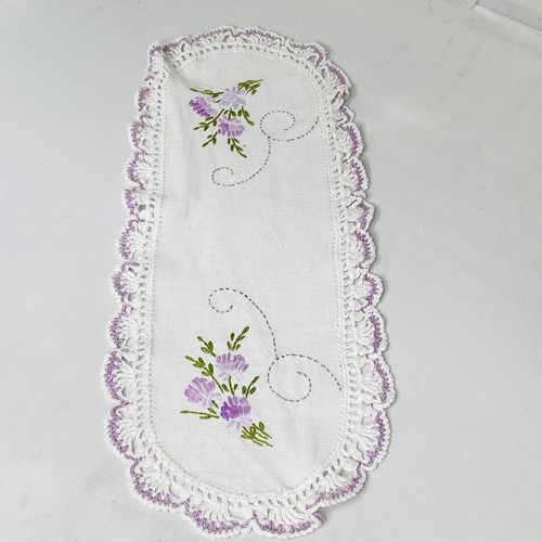 Vtg Oval Centerpiece Doily White Linen HM Crocheted Edge Scalloped Purple Flower
