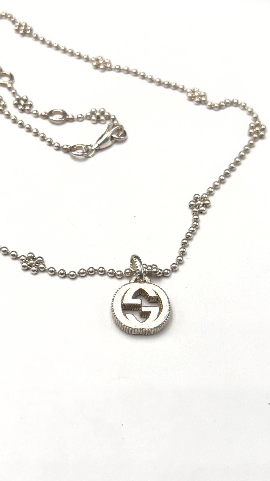 Collier G imbriqué argent Gucci