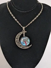 Crescent Moon With Tree Of Life Silver Tone Spiga Chain Pendant Necklace. 16"