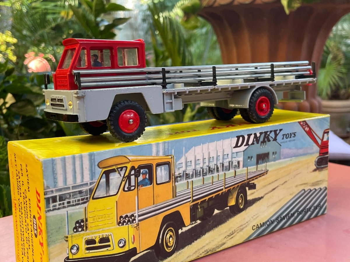 Dinky Toys 885 CAMION SAVIEM PORTE-FER état neuf Stock Magasin 
