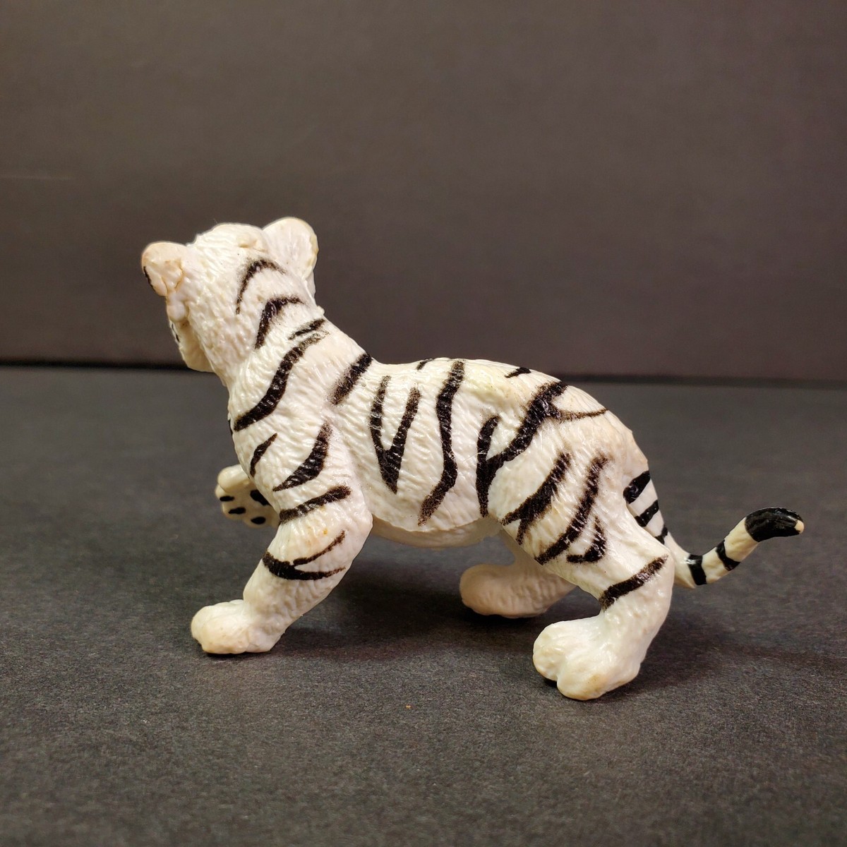 Buddy Lee Tigers 陶器フィギュア 約15cm Safari White Tiger Cub Figure Baby Blue Eyes 3